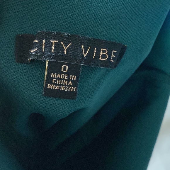 City Vibe Long Sleeve Bodycon Satin Green Dress Size 0 - Picture 4 of 7